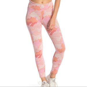 Outdoor Voices TechSweat Pink Camo Leggings EUC Medium